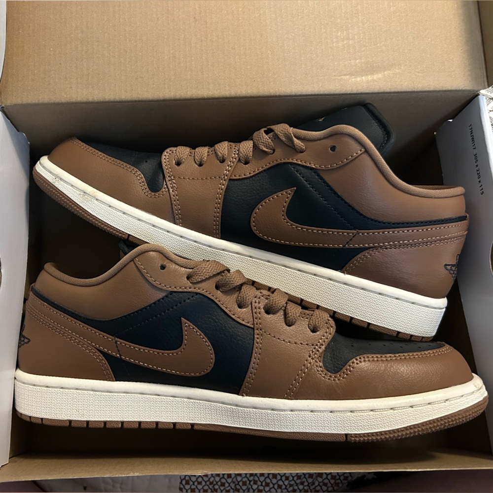 Women’s Arcaheo Brown and Black Sneakers